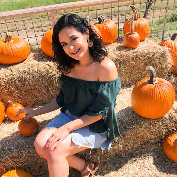 Meet your Posher, Kassandra - Picture 1 of 1